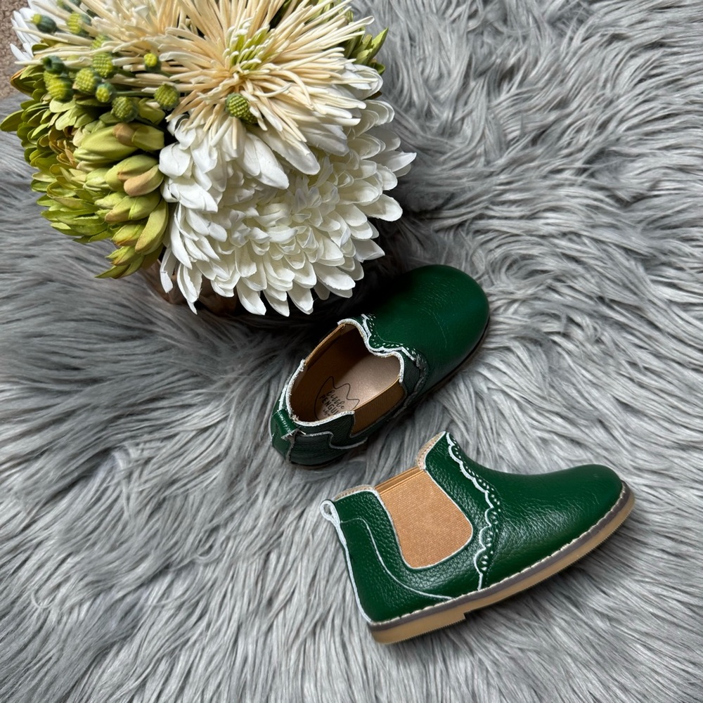 Little penguin shoes | scalloped leather booties